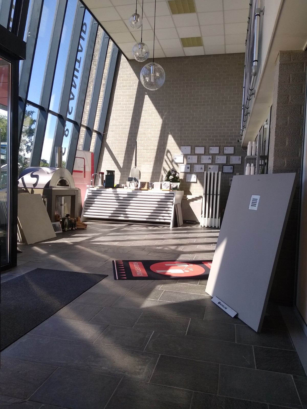 content.27.showroom voorkant